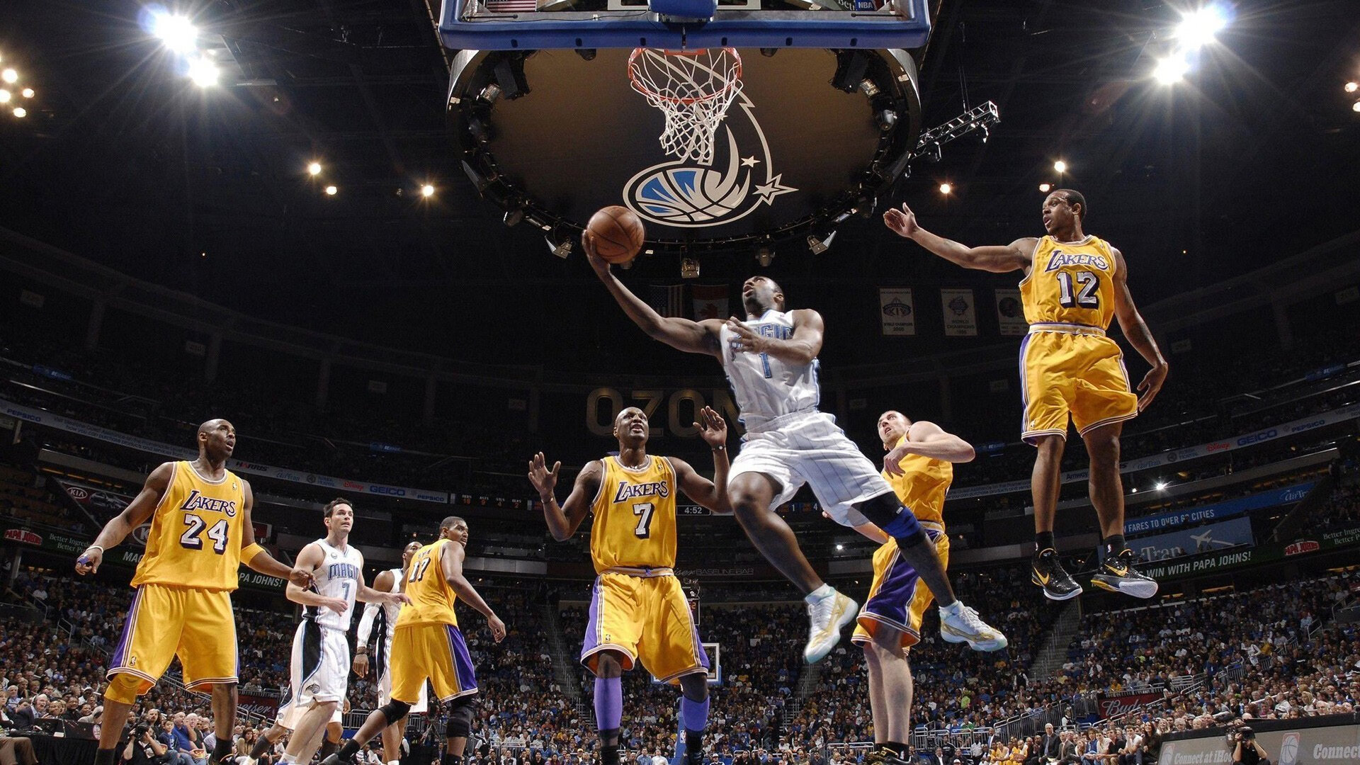 福克斯关键战不手软，NBA季后赛之夜的孤胆英雄